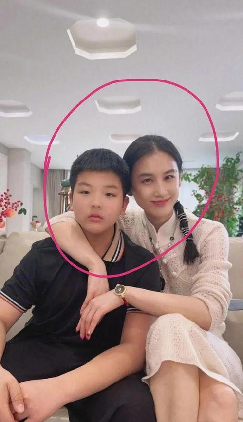 娱乐吃瓜聪明的女朋友,聪明女友的吃瓜指南