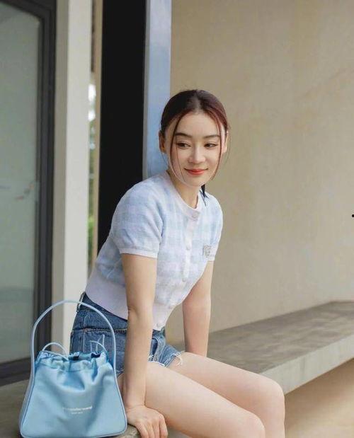 娱乐吃瓜酱大学找工作,大学生求职之路的探索与挑战 第3张 娱乐吃瓜酱大学找工作,大学生求职之路的探索与挑战 第3张