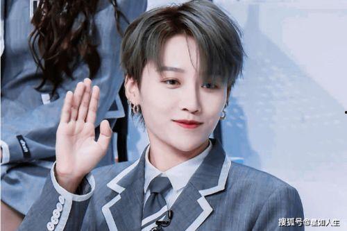 娱乐吃瓜酱刘雨昕,娱乐吃瓜酱的时尚偶像之路 第2张 娱乐吃瓜酱刘雨昕,娱乐吃瓜酱的时尚偶像之路 第2张